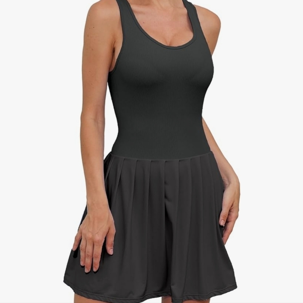 Moefanso Women's Tennis Built-in Shorts pockets pleated Dress NWT Size M